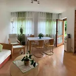 Διαμέρισμα Ruhige Im Zentrum Von