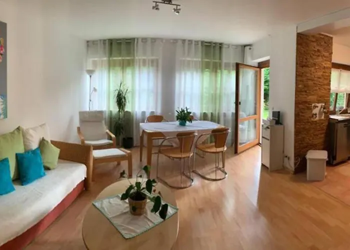 Διαμέρισμα Ruhige Im Zentrum Von